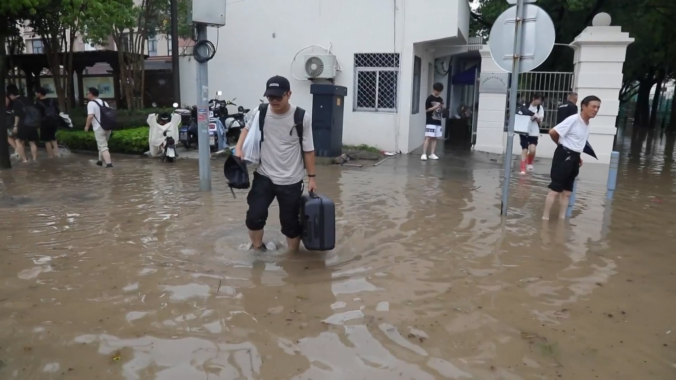 Sejak tengah malam pada hari Jum'at (20/9)