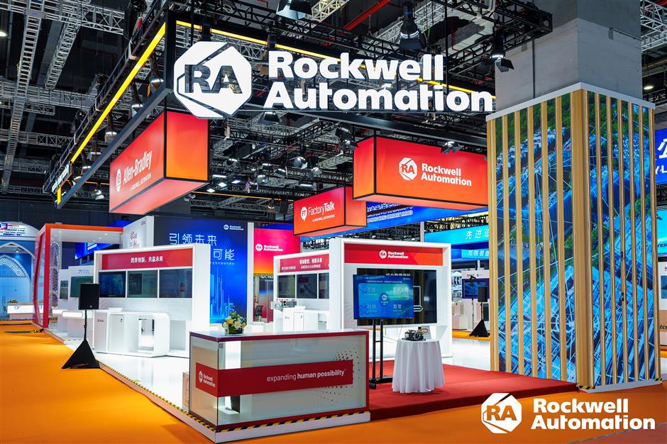 Perusahaan-perusahaan multinasional mempercepat integrasi AI ke dalam operasi bisnis mereka untuk memanfaatkan gelombang AI di Tiongkok