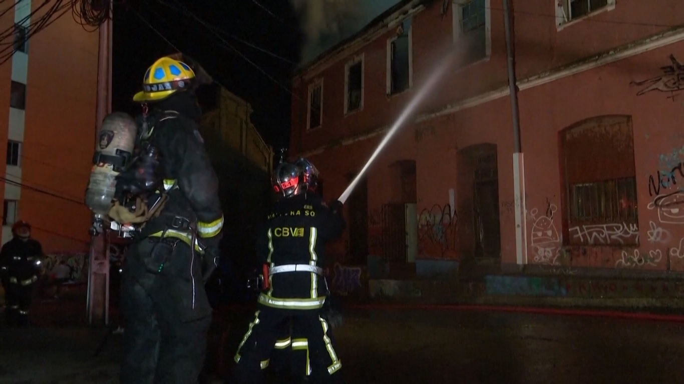 Kebakaran yang terjadi pada hari Jum'at (2/2) di berbagai lokasi itu telah menghanguskan lebih dari 11