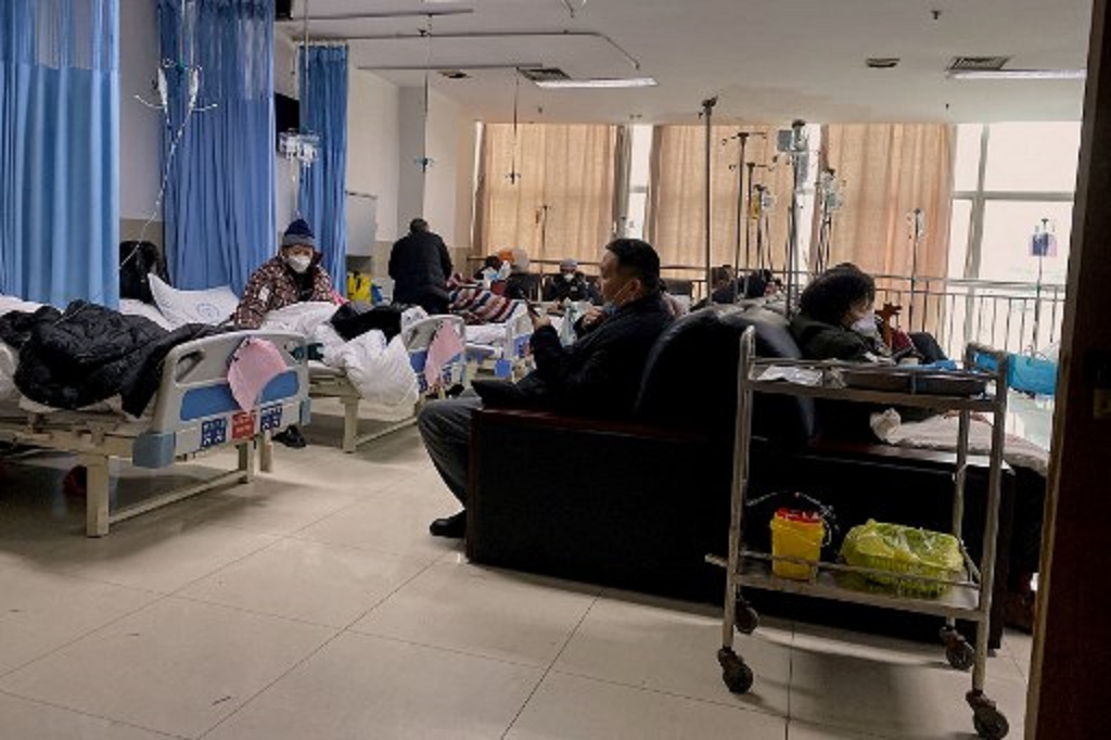 Tiongkok telah mengumumkan akan menurunkan peringkat penanganan COVID-19 mulai 8 Januari