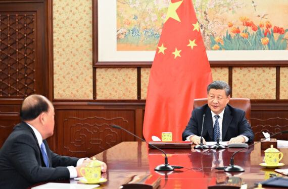 Presiden Tiongkok Xi Jinping pada Jumat (23/12) bertemu dengan Kepala Eksekutif Daerah Administratif Khusus (Special Administrative Region/SAR) Hong Kong John Lee