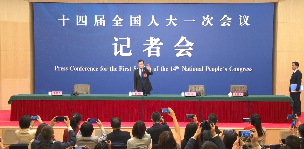 Qin menjadi Menlu di saat kondisi sulit