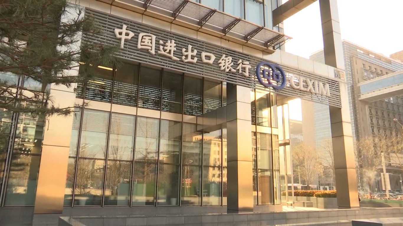 Pada akhir April 2025