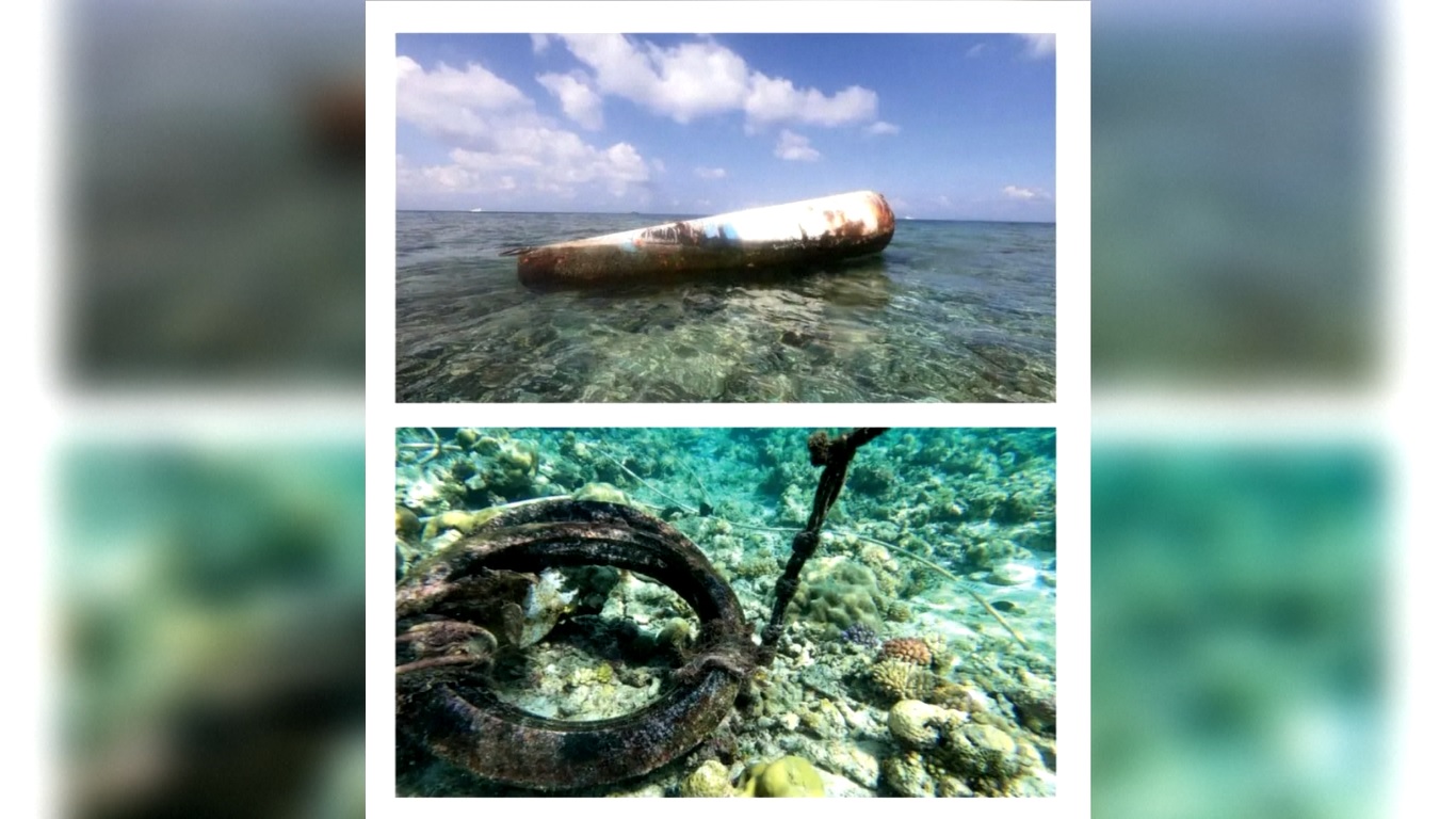 Laporan tersebut merinci dampak destruktif dari kapal militer yang didaratkan secara ilegal terhadap ekosistem terumbu karang