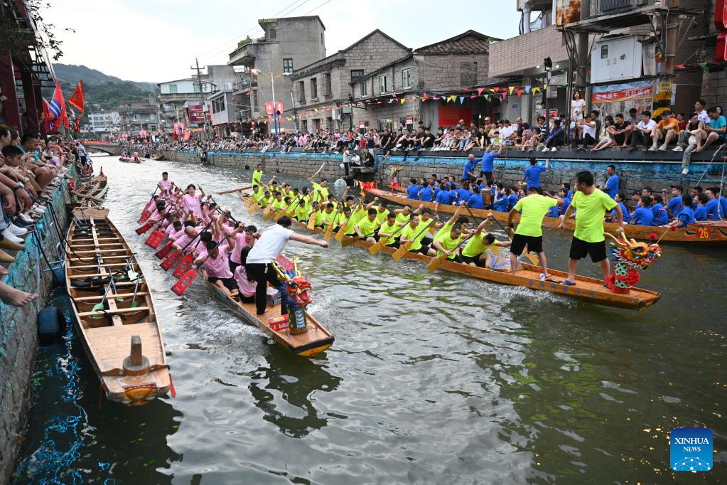 Kementerian Kebudayaan dan Pariwisata Tiongkok pada Sabtu (24/6) mengatakan dalam liburan Festival Perahu Naga  yang berlangsung dari 22 hingga 24 Juni tahun ini tercatat sebanyak106 juta perjalanan turis domestik