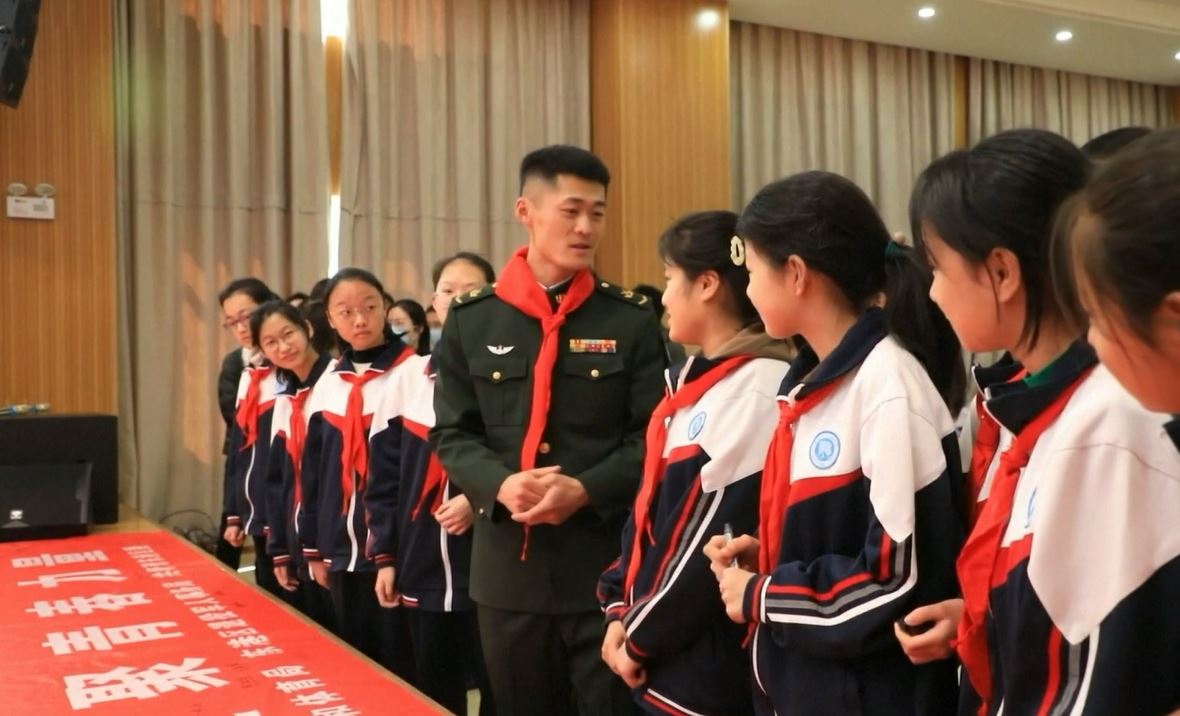 Tanggal 5 Maret ditetapkan sebagai Hari Lei Feng