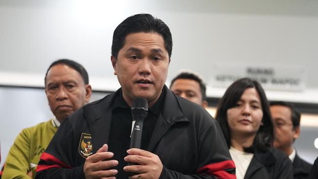 Ketua Umum Persatuan Sepak Bola Seluruh Indonesia (PSSI) Erick Thohir membantah isu pemerintahan Presiden Joko Widodo mengintervensi PSSI