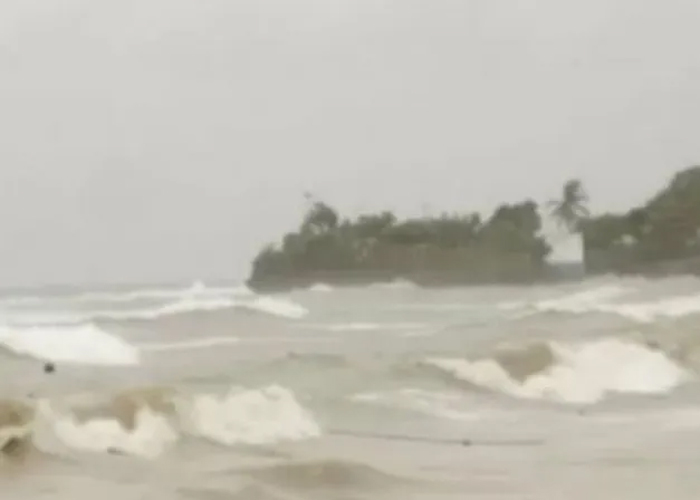 Badan Meteorologi, Klimatologi dan Geofisika (BMKG) meminta warga agar mewaspadai gelombang setinggi 2,5 meter yang berpeluang melanda empat titik wilayah laut Nusa Tenggara Timur (NTT) selama beberapa hari ke depan.