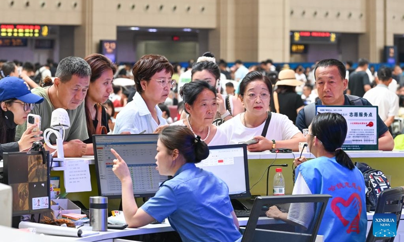 Sistem Penumpang Kereta Api Tiongkok Akan Sepenuhnya Beralih Ke E-Faktur