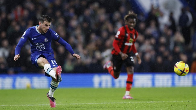 Rambut pemain anyar Manchester United Mason Mount menyita perhatian saat mengucapkan salam perpisahan kepada mantan klubnya Chelsea