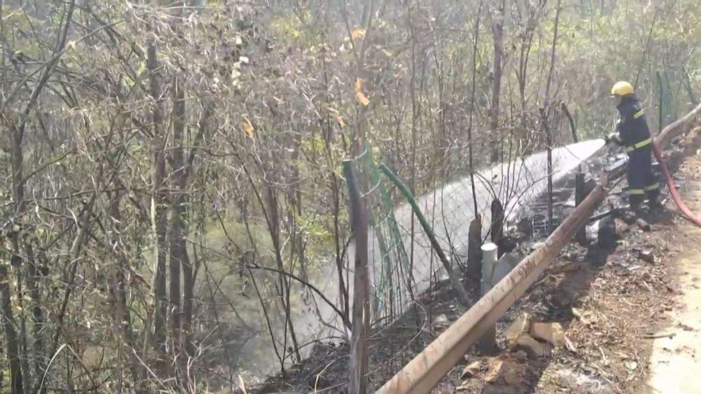 Kebakaran dimulai di Daxin