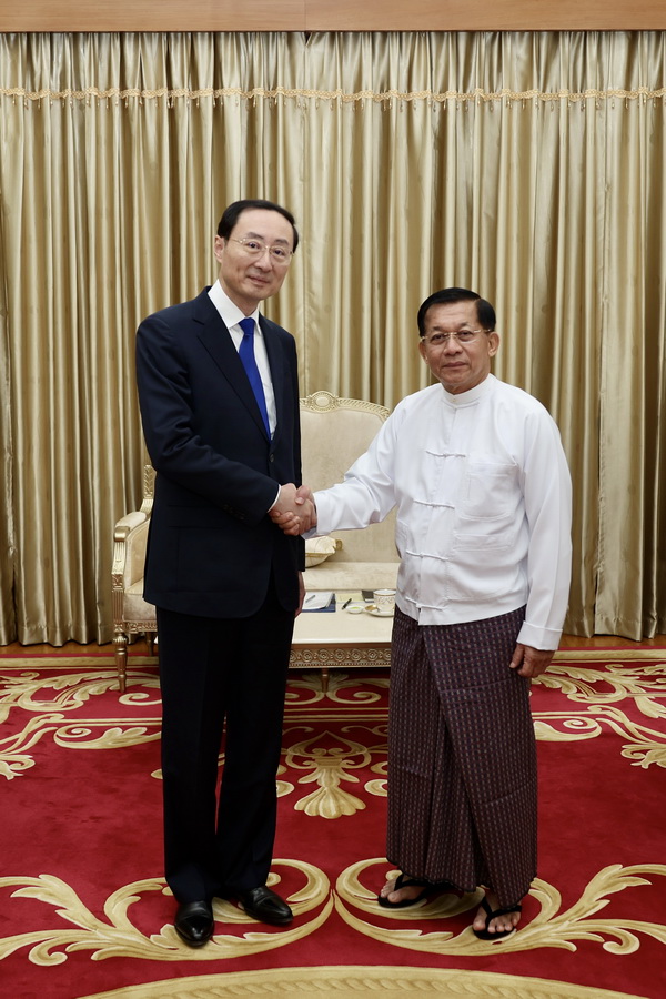 Kedua pihak sepakat untuk melaksanakan kesepakatan yang dicapai oleh pemimpin kedua negara terus bersama-sama membangun Sabuk dan Jalan dan Koridor Ekonomi Tiongkok-Myanmar
