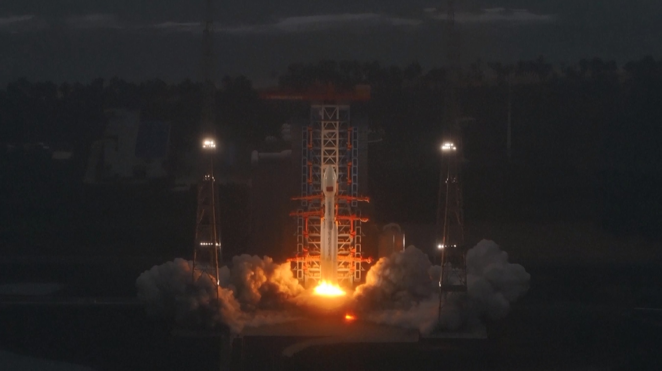 Tiongkok Luncurkan Sejumlah Satelit Internet Baru ke Orbit Menggunakan Roket Long March-8A