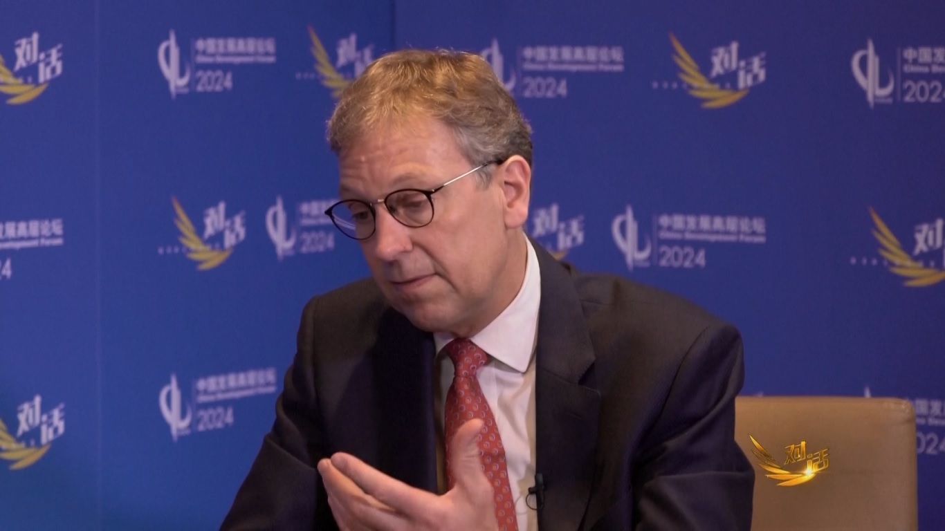 Stausholm mengatakan bahwa Rio Tinto Group bekerja sama dengan industri baja Tiongkok untuk menemukan solusi untuk mengurangi emisi dalam proses pembuatan baja