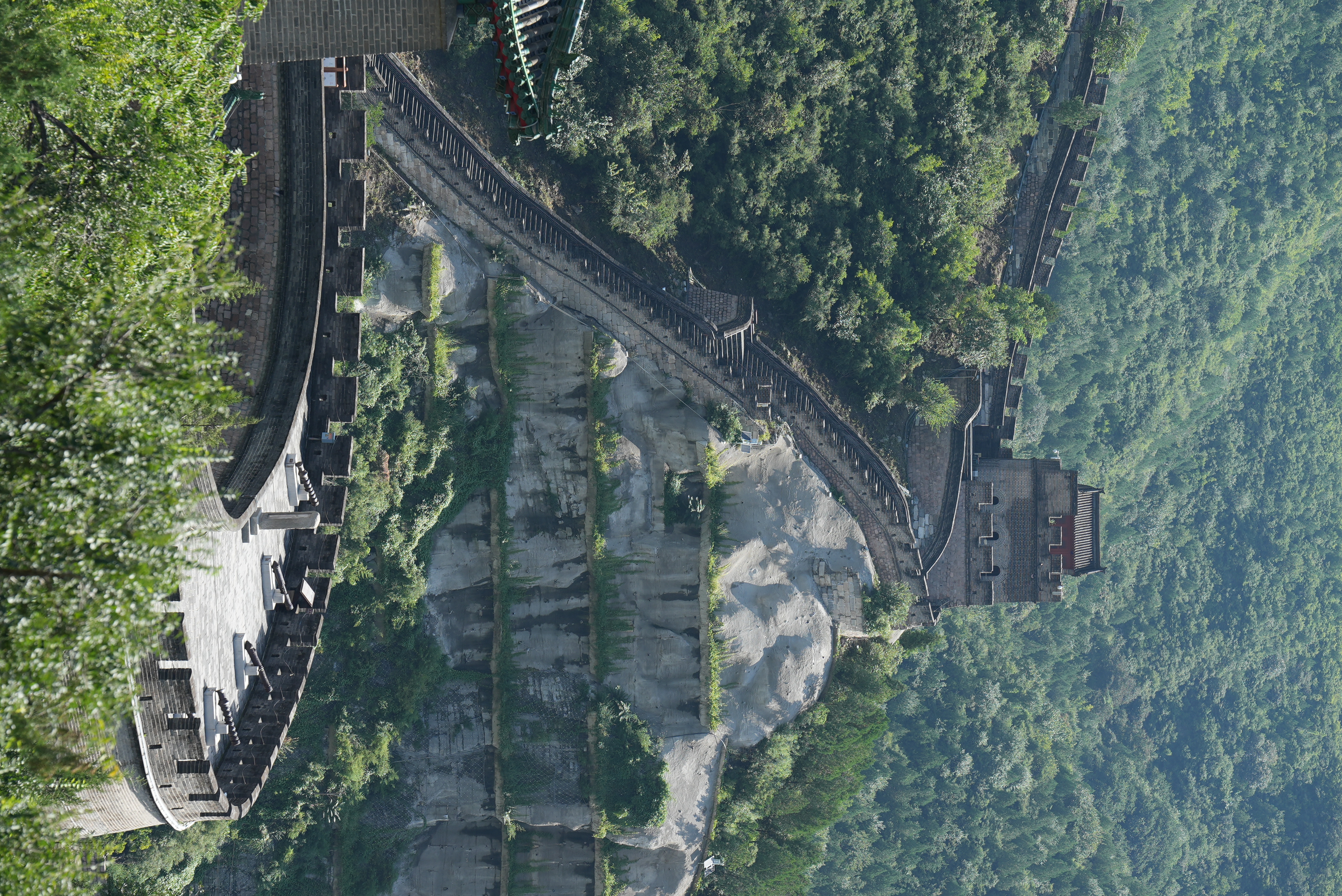 Musim panas di Juyongguan: Menyusuri Tembok Besar