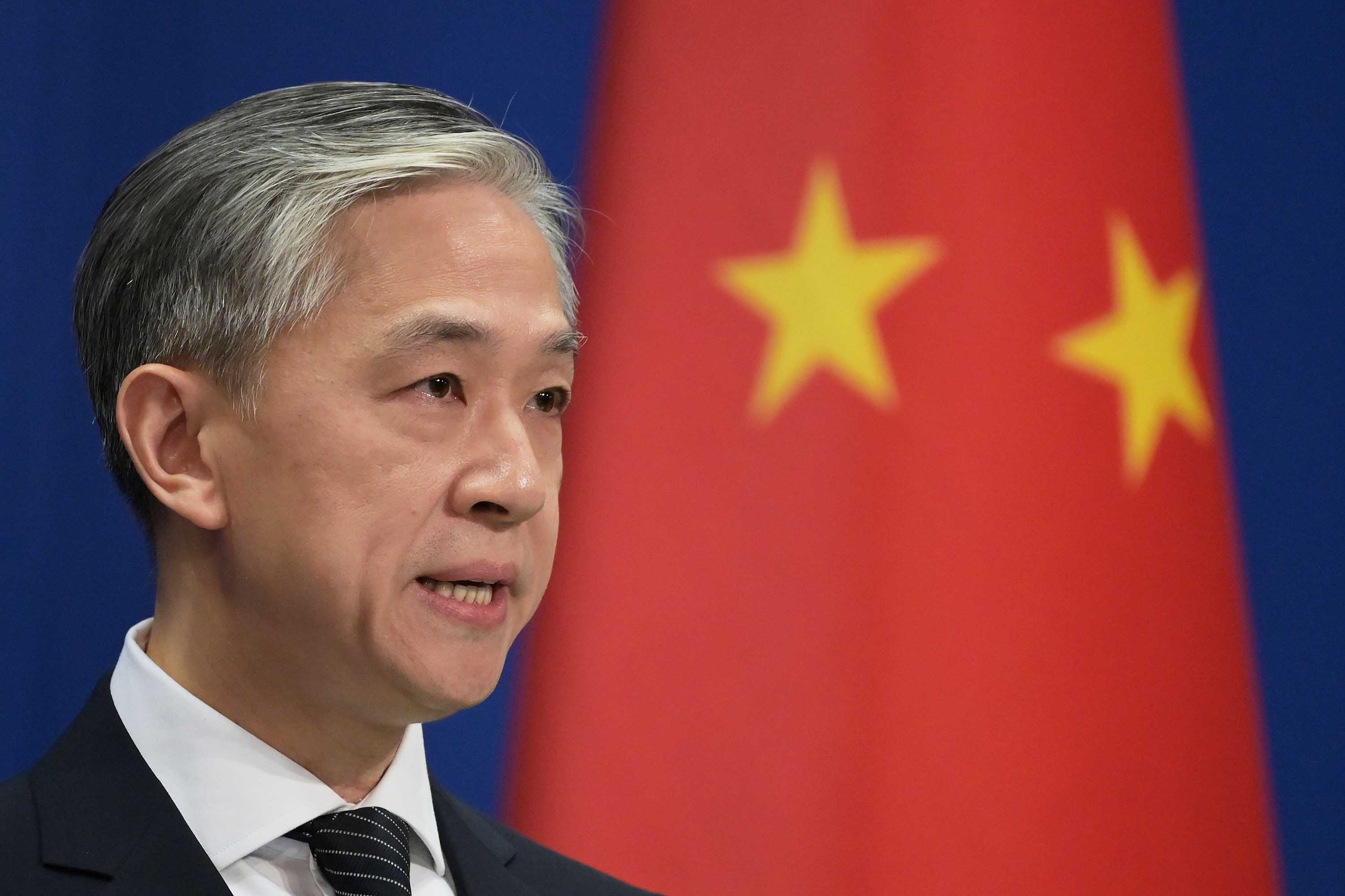 Duta Besar Tiongkok untuk PBB Zhang Jun menyampaikan surat ratifikasi Protokol Senjata Api kepada Sekjen PBB António Guterres