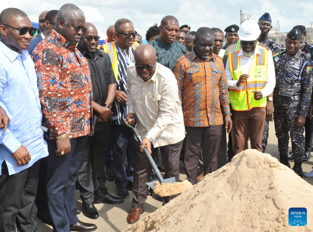 Pembangunan dua proyek pelabuhan oleh perusahaan Tiongkok