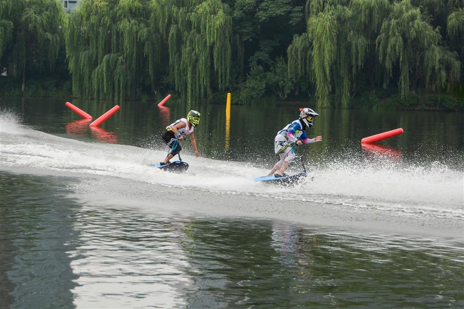Pemerintah kota Hangzhou memberikan kegiatan gratis untuk meningkatkan minat masyarakat terhadap olahraga air