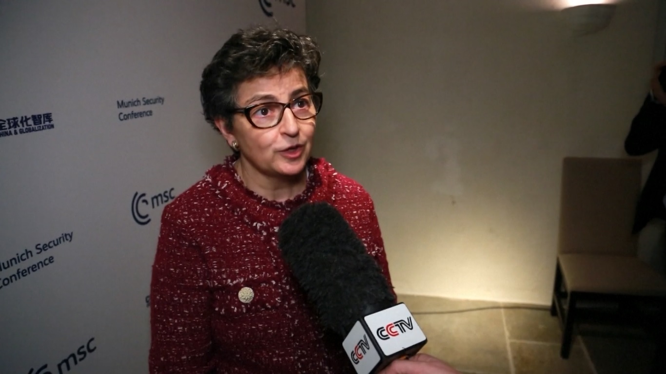 Para peserta berharap bahwa Tiongkok akan memainkan peran yang lebih penting lagi sebagai kekuatan penstabil dalam urusan internasional