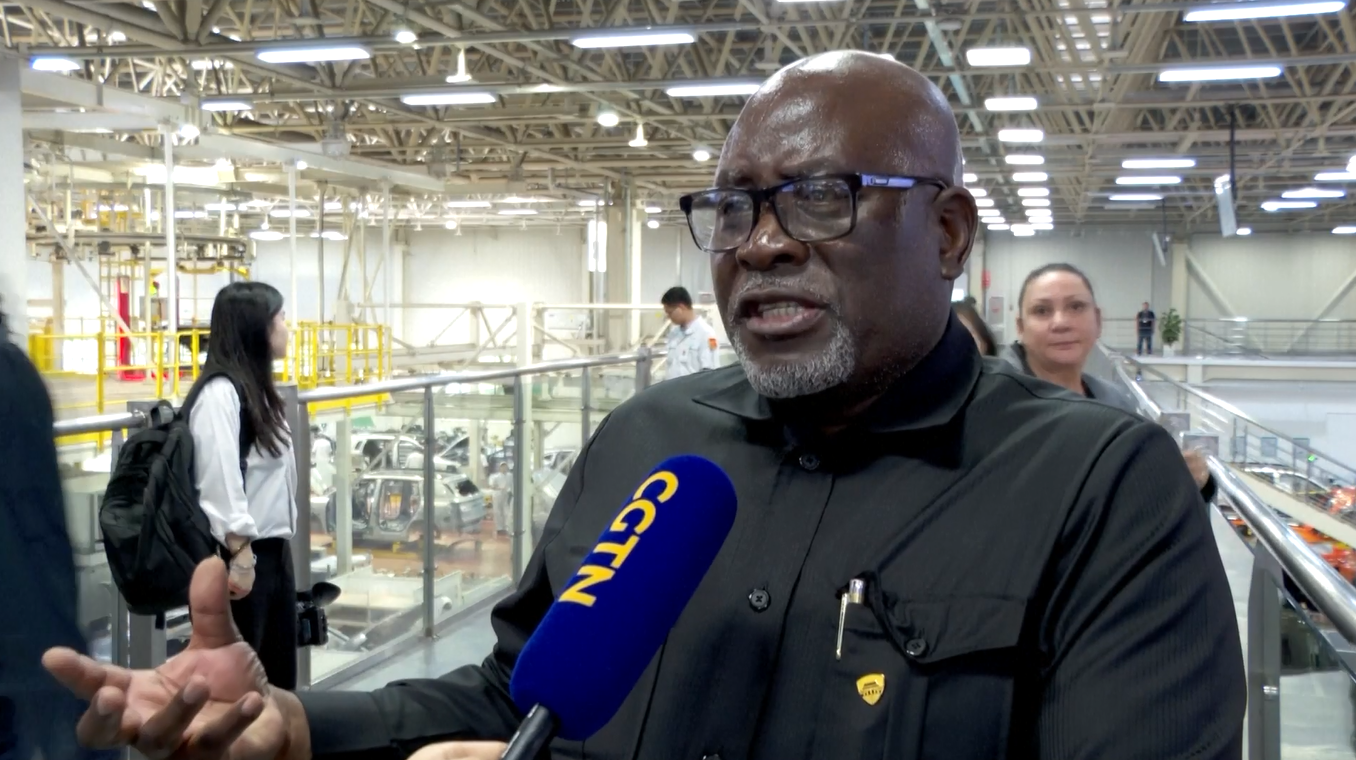 Delegasi Namibia Kunjungi Produsen Kendaraan Listrik Terkemuka Tiongkok di Guangzhou