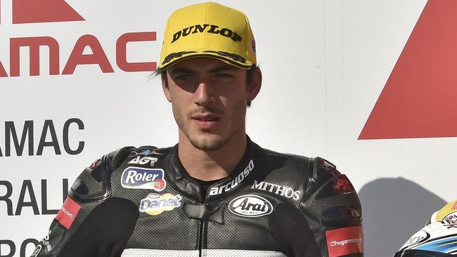 Mantan pembalap Moto2 Axel Pons menyita perhatian karena perubahan drastisnya usai menepi dari dunia balap motor Berikut profil Axel Pons