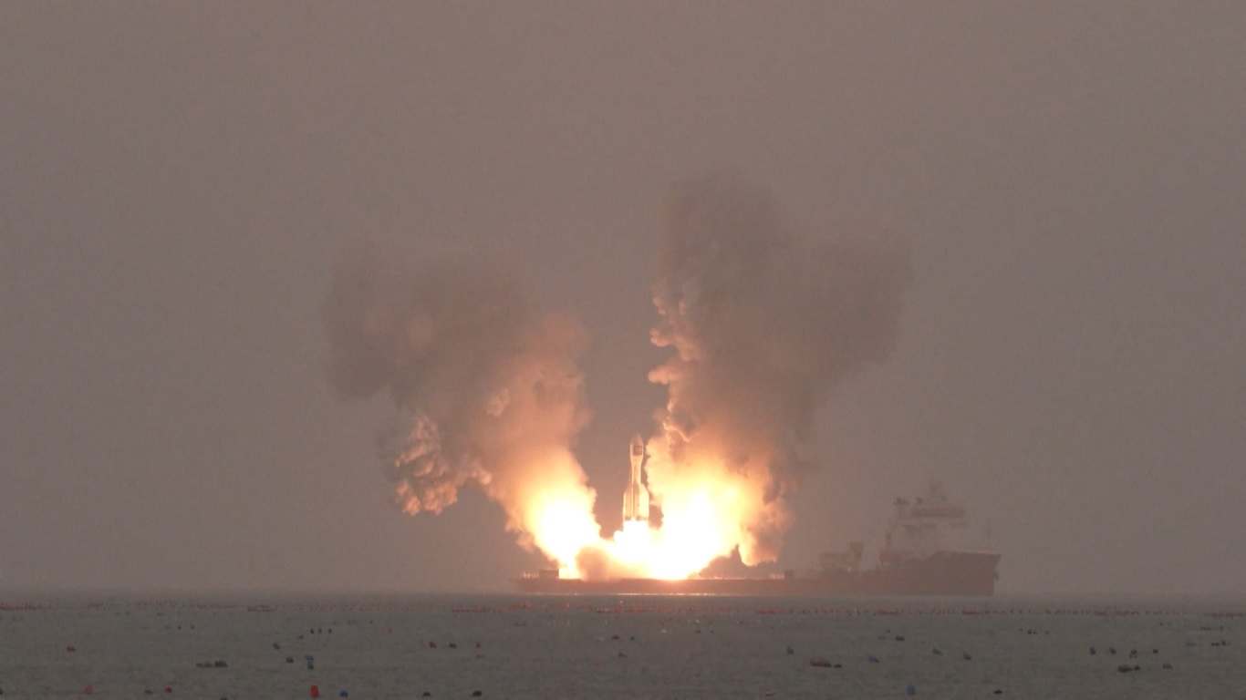 Tiongkok Luncurkan Roket Gravity-1 dari Laut