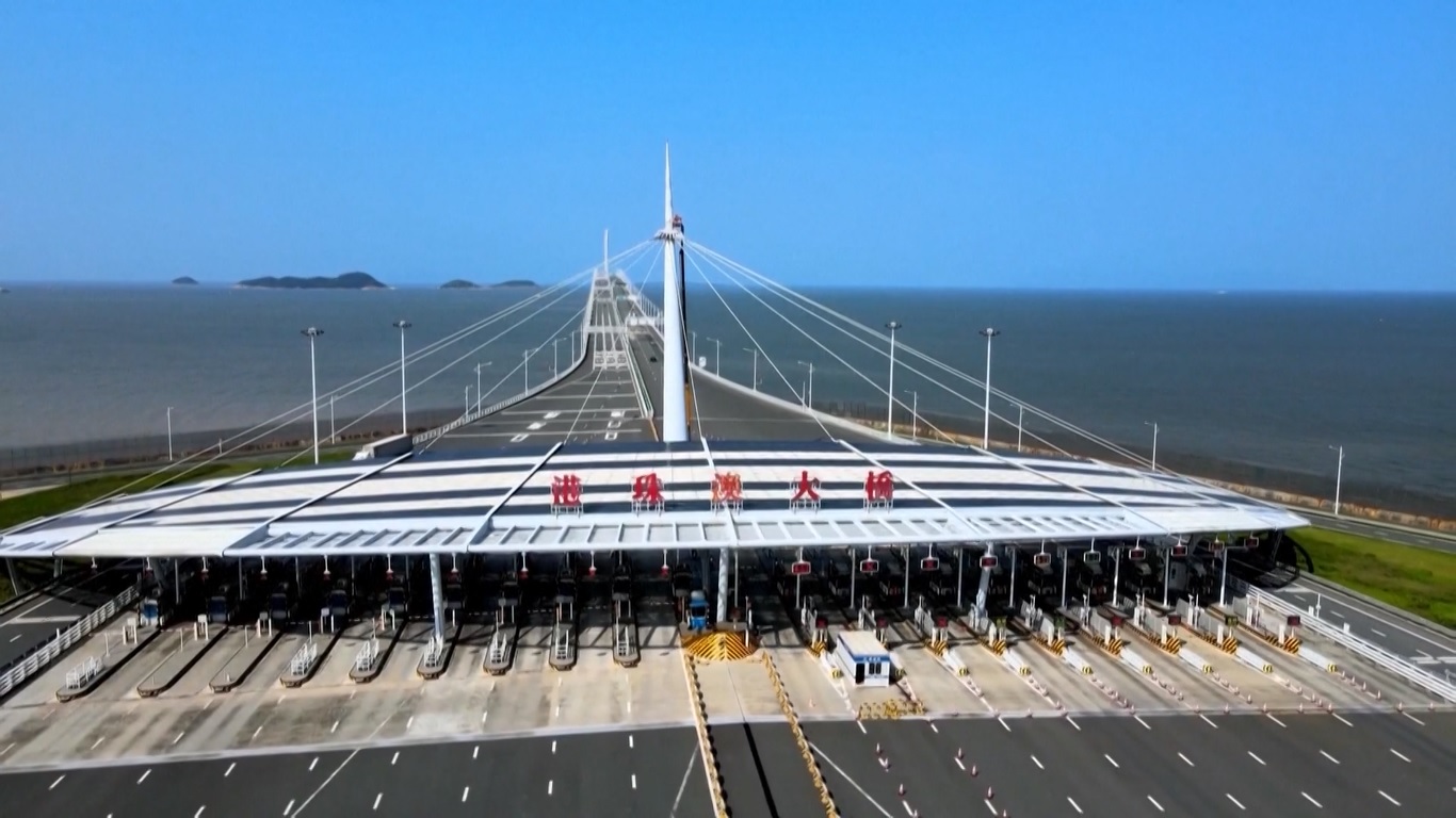 Kendaraan pribadi yang disetujui dari Hong Kong akan dapat melakukan perjalanan antara Hong Kong dan Guangdong melalui jembatan penyeberangan laut raksasa Tiongkok