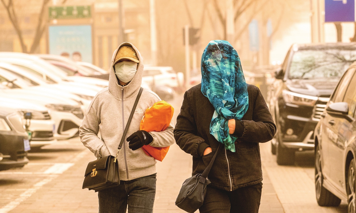 Tahun ini Tiongkok utara telah mengalami badai pasir yang lebih sering daripada rata-rata dibandingkan dengan 10 tahun terakhir Sebanyak delapan badai pasir telah melanda Tiongkok utara sejak Januari (Global Times)