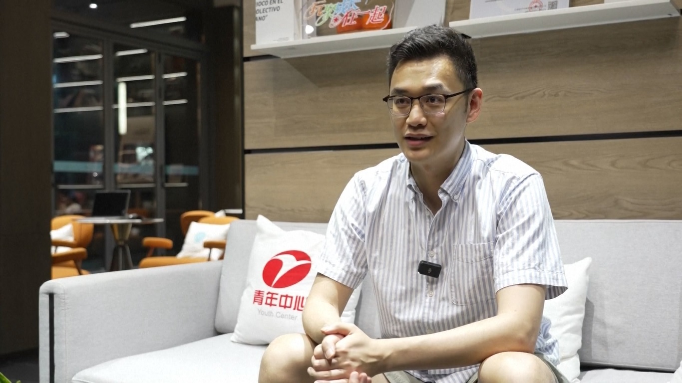 Di sebuah pusat komunitas di Shanghai