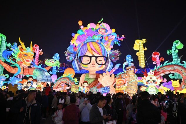 Zigong memiliki sejarah pembuatan lampion/lentera selama lebih dari 800 tahun