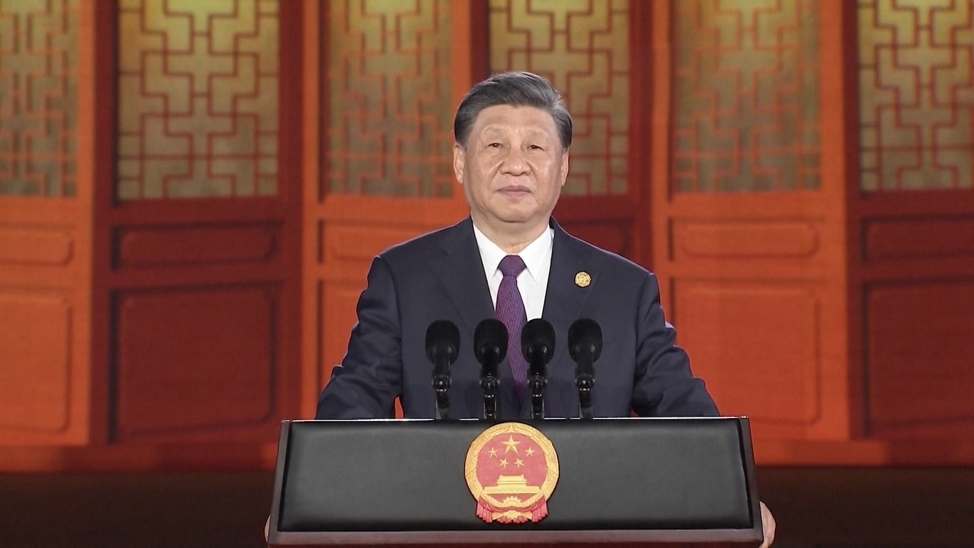 Xi menjaga hubungan dekat dengan orang-orang di mana pun dia bekerja