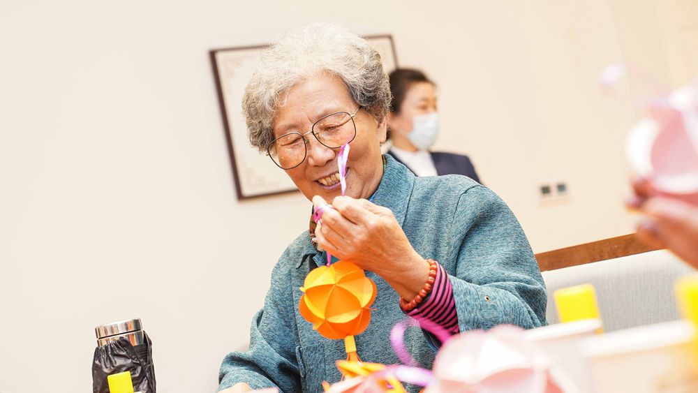 Temuan ini menggarisbawahi perlunya mengintegrasikan dukungan kesehatan mental ke dalam kebijakan kesehatan masyarakat dan penelitian penuaan