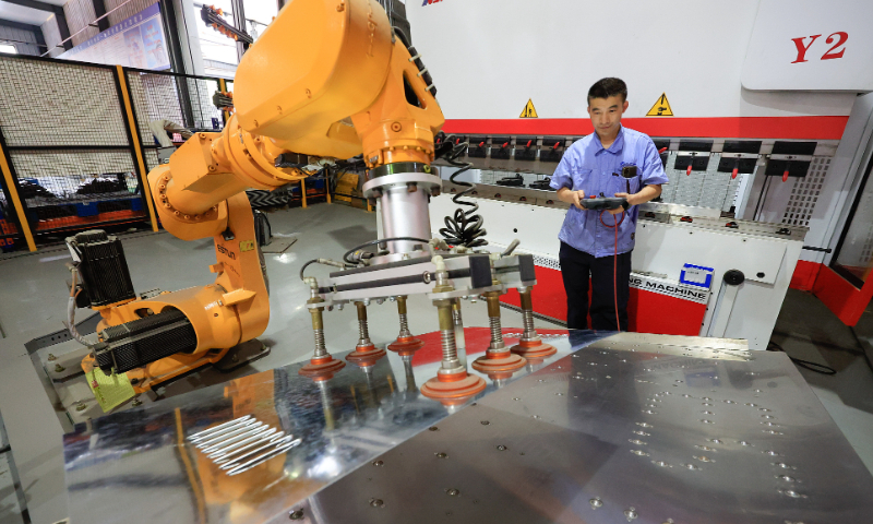 Tiongkok telah mengalami perkembangan industri robot yang sangat cepat dalam beberapa tahun terakhir