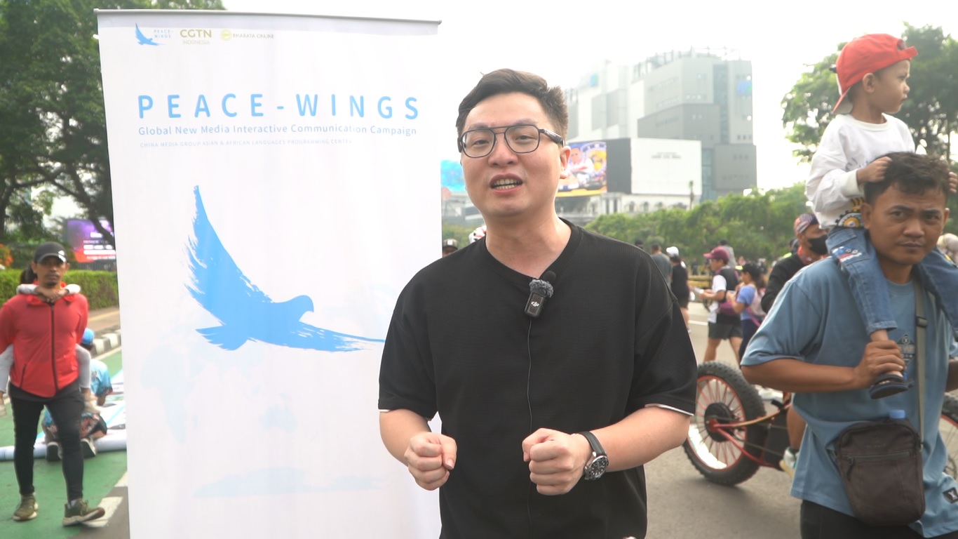 Lagu Mandarin Terkenal &#039;Ru Yuan&#039; (Seperti yang Didambakan) Menggema di Langit Kota Jakarta