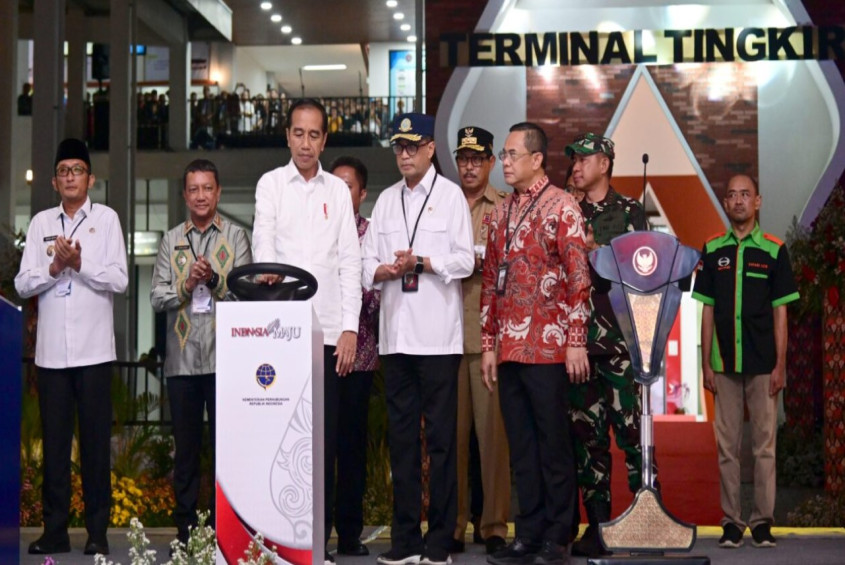 ketiga terminal yang diresmikan itu sangat modern dengan sejumlah fasilitas pendukung