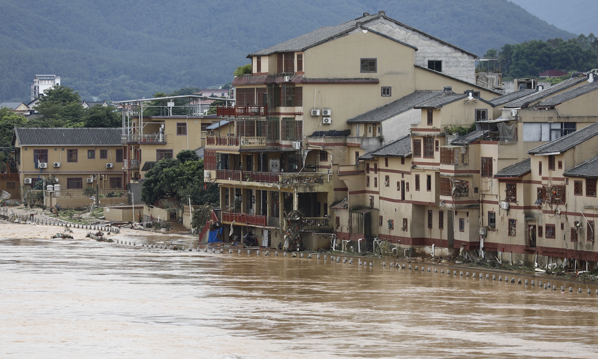 Daerah-daerah telah disarankan untuk mengambil tindakan pencegahan untuk menjamin keselamatan penduduk setempat