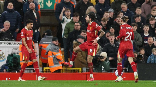 Klasemen Liga Inggris mengalami perubahan setelah Liverpool meraih kemenangan dan Arsenal harus puas dengan hasil imbang