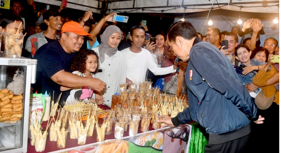 Selain menyapa masyarakat