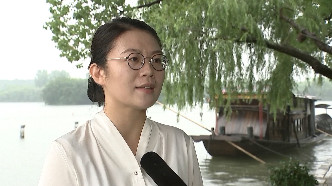 PKT mengadakan kongres nasional pertamanya di Shanghai pada bulan Juli 1921