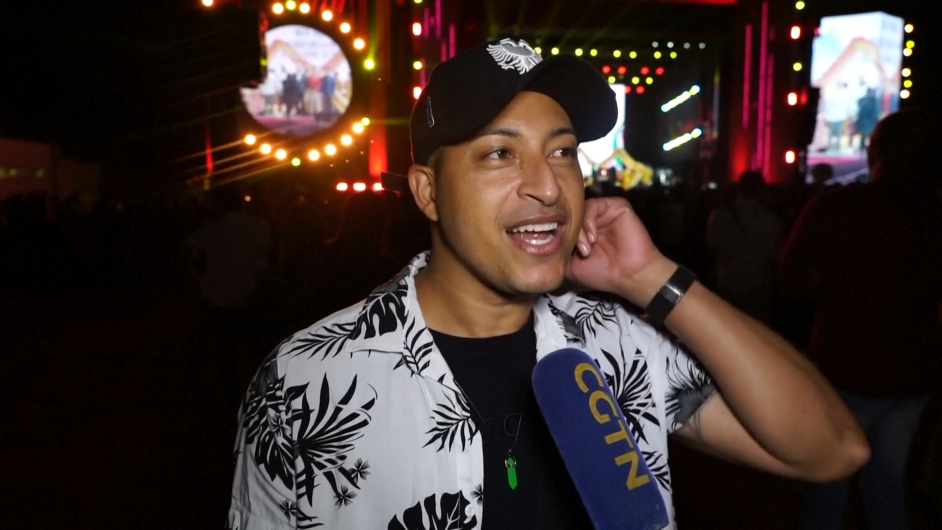 Festival di tepi Danau Parano Brasilia itu berlangsung meriah pada akhir pekan antara bulan Juni dan September 2024