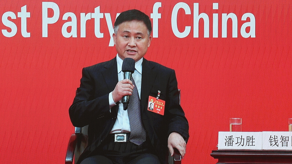 Tiongkok akan tetap berpegang pada prinsip bahwa jasa keuangan harus mendukung ekonomi riil dan memperdalam reformasi dan keterbukaan sektor keuangan