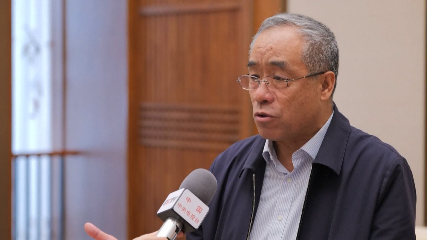 Temuan arkeologi yang digali di sana termasuk berbagai peninggalan religius asing