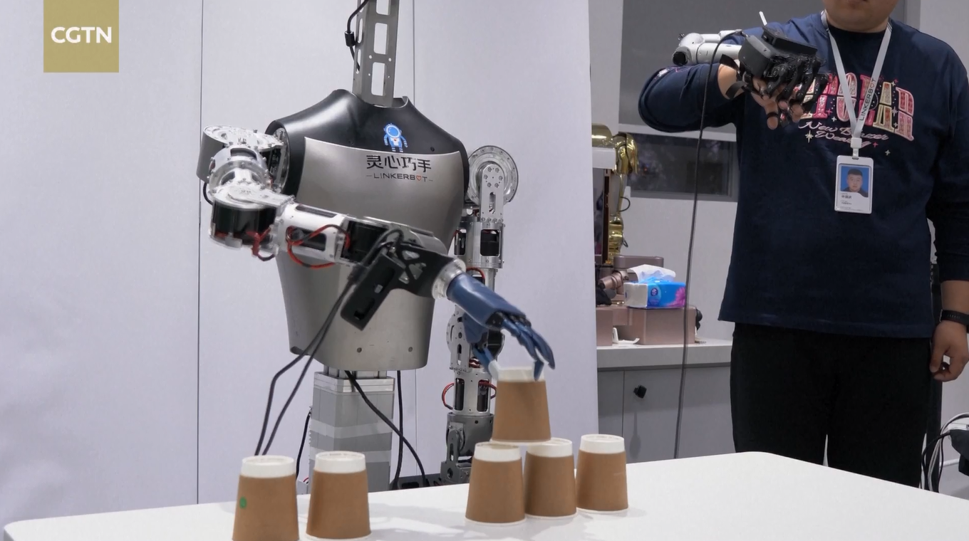 Linkerbot Asal Tiongkok Perkenalkan Tangan Bertenaga AI untuk Memajukan Penerapan Robot Humanoid di Dunia Nyata