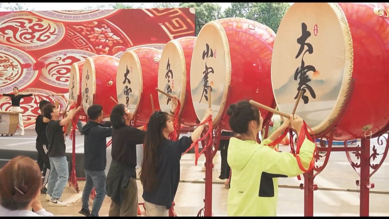 Panitia penyelenggara melakukan tinjauan komprehensif terhadap pertunjukan langsung