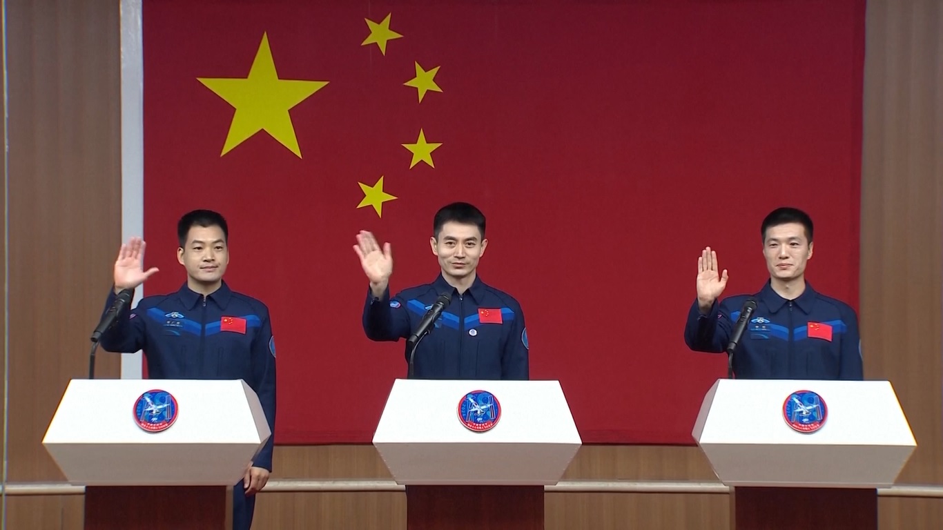 Ketiganya akan disambut oleh kru Shenzhou-17 yang telah berada di stasiun luar angkasa Tiangong sejak 26 Oktober tahun lalu dan akan kembali ke Bumi setelah menyelesaikan rotasi di orbit