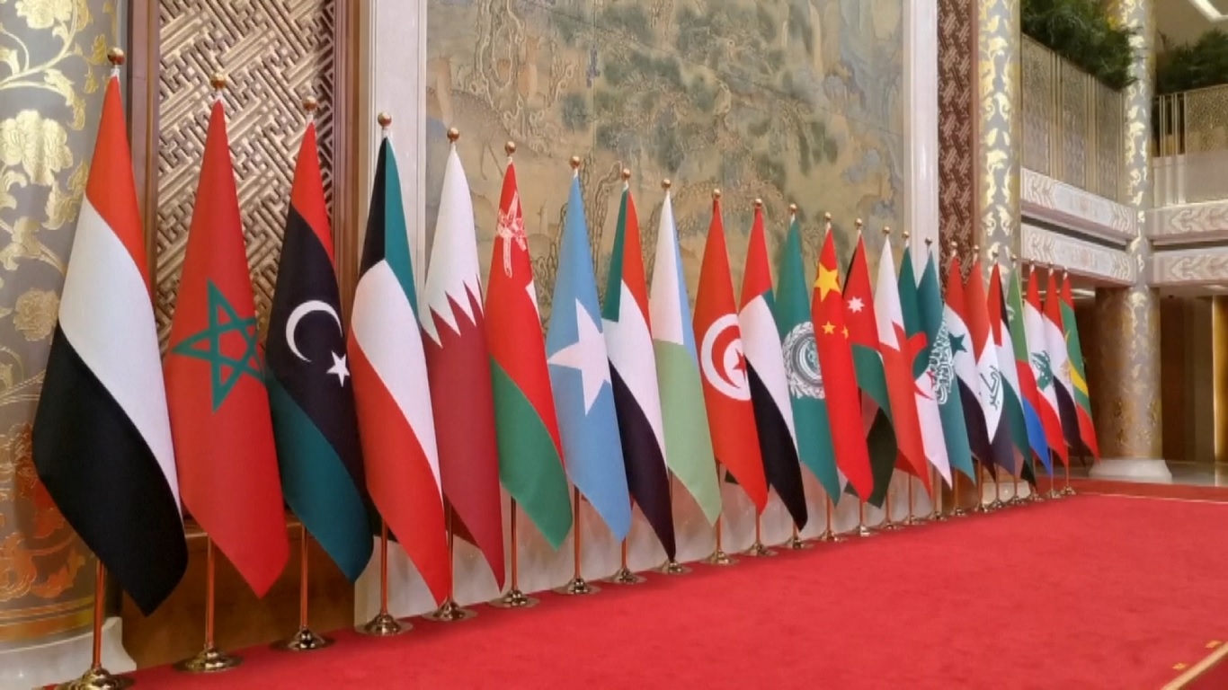 Para menteri luar negeri atau perwakilan negara-negara Arab dan sekretaris jenderal Liga Negara-negara Arab juga akan menghadiri pertemuan tersebut