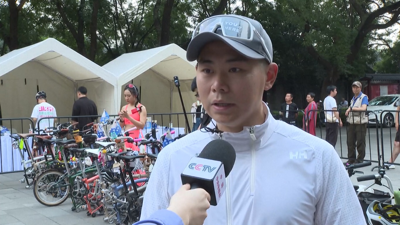 Rute bersepeda kota yang baru ini mencakup berbagai tempat bersejarah seperti Menara Lonceng dan Gendang kuno