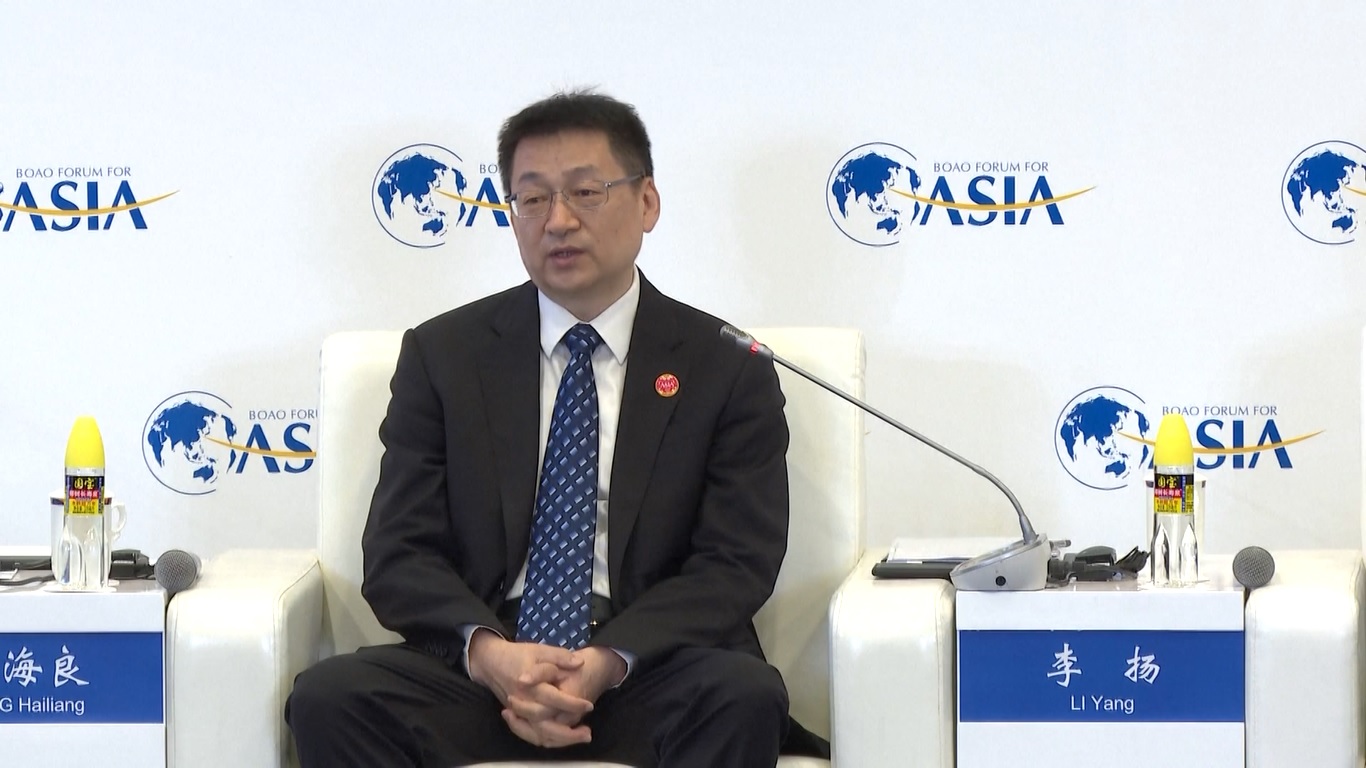 Tiongkok sedang mempercepat upaya untuk membangun dirinya menjadi negara dengan kekuatan besar di bidang transportasi