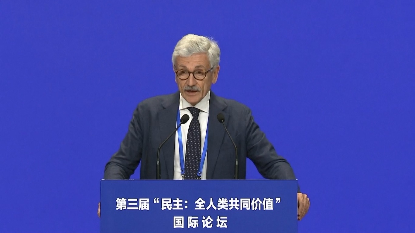 Menanggapi banyak tantangan yang dihadapi pembangunan manusia saat ini