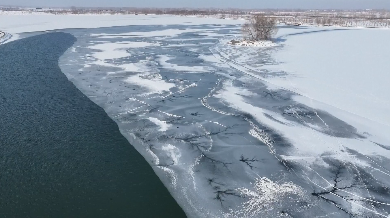 Keajaiban Alam Bermunculan di Seluruh Tiongkok seiring Pergantian Musim